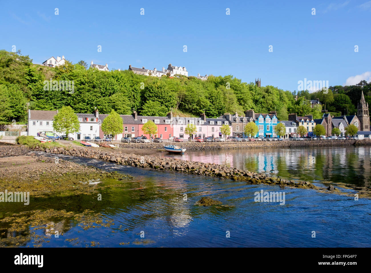 Farbenfrohe Gebäude mit Blick auf den Hafen in Tobermory Isle of Mull Argyll & Bute Inner Hebrides Western Isles Schottland Großbritannien Stockfoto