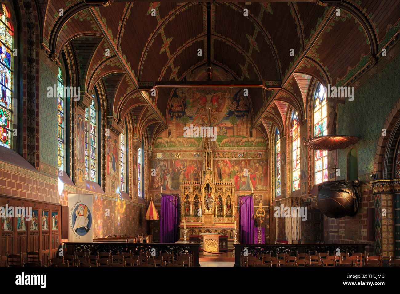 Hauptaltar der Basilika des Heiligen Blutes in Brügge, Belgien Stockfoto