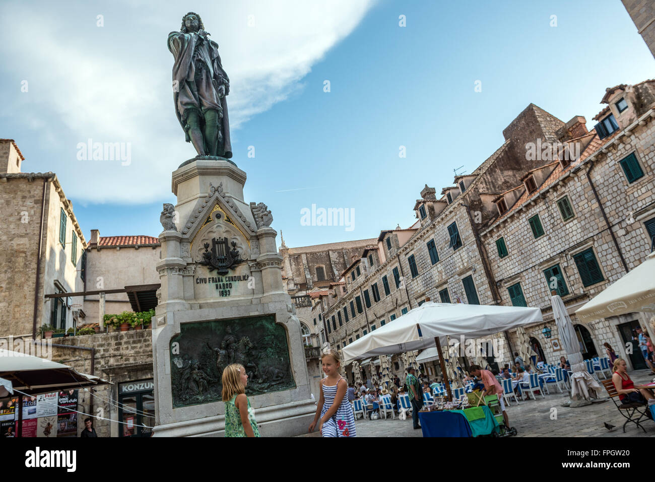 Statue von 1893 des Dichters Ivan Gundulic auf die Altstadt von Dubrovnik Stadt, Kroatien Stockfoto