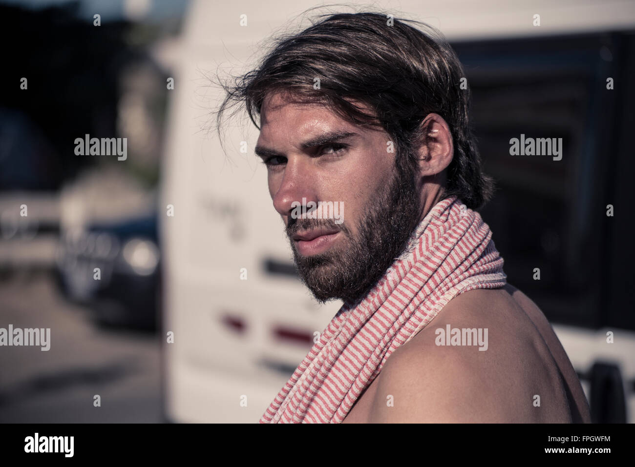 wütendes Gesicht eines Mannes Stockfoto