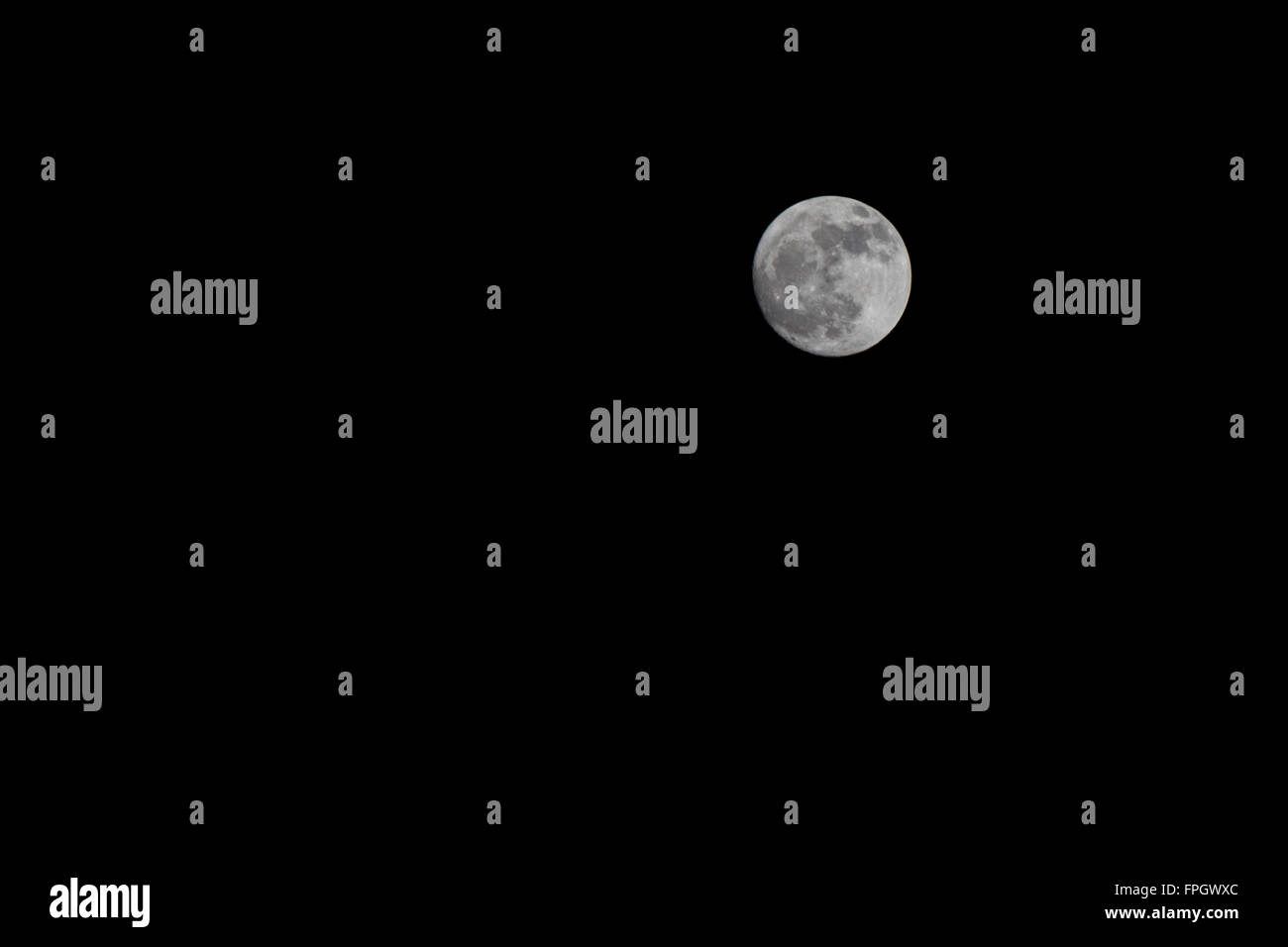 NightShot des Mondes mit Teleobjektiv Stockfoto