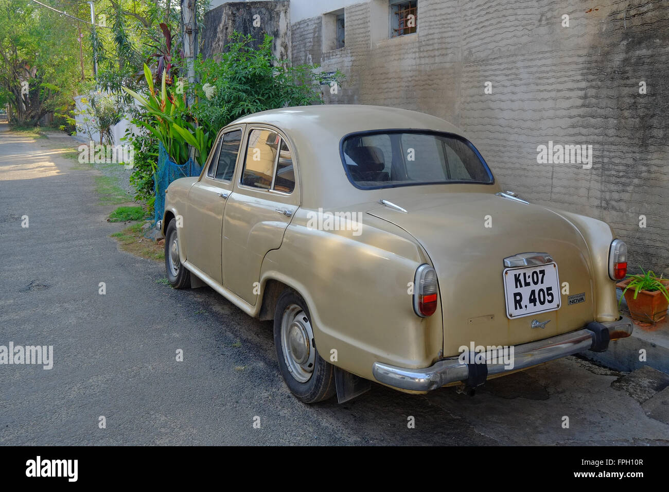 Ein Botschafter-Auto in der alten Stadt Kochi, Kerala, Indien Stockfoto
