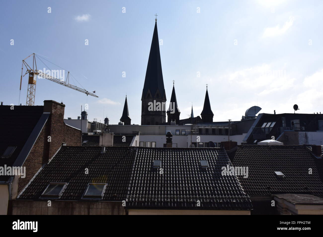 Blick über die Dächer der Stadt Bonn mit der Münster-Kirche im Hintergrund Stockfoto