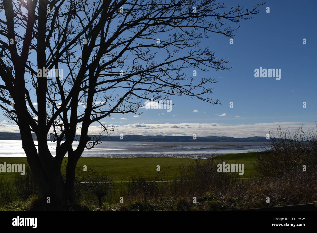 Thurstaston in der Dee Estuary, Wirral, Merseyside, Blick in Richtung Nord-Wales. Stockfoto