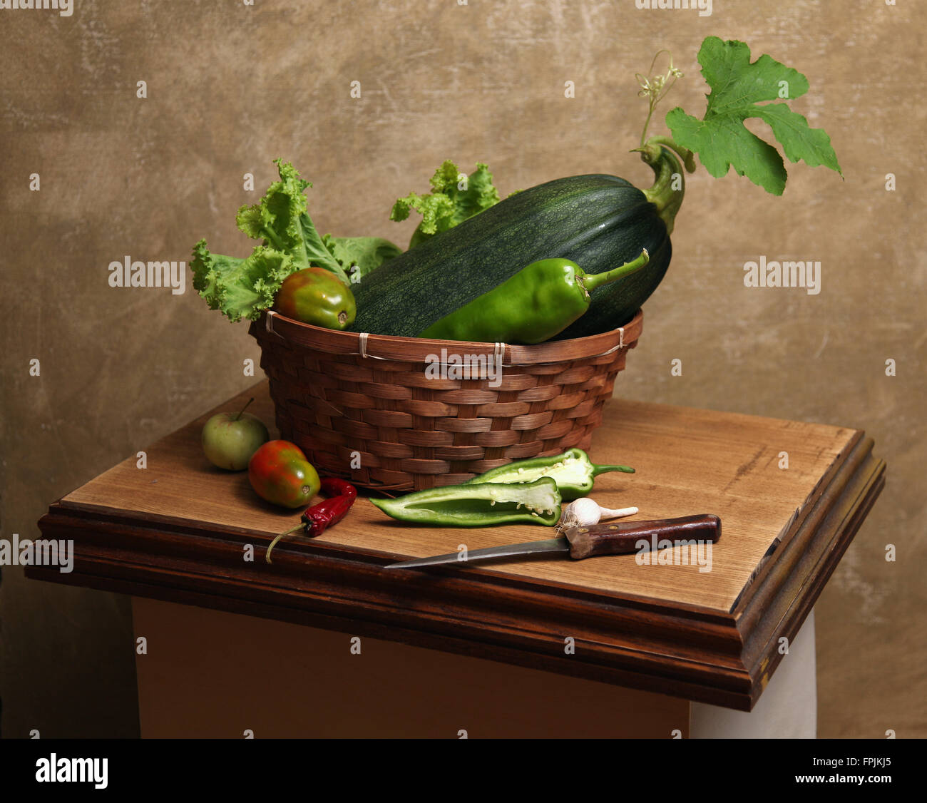 Land-Stillleben mit Gemüse Stockfoto