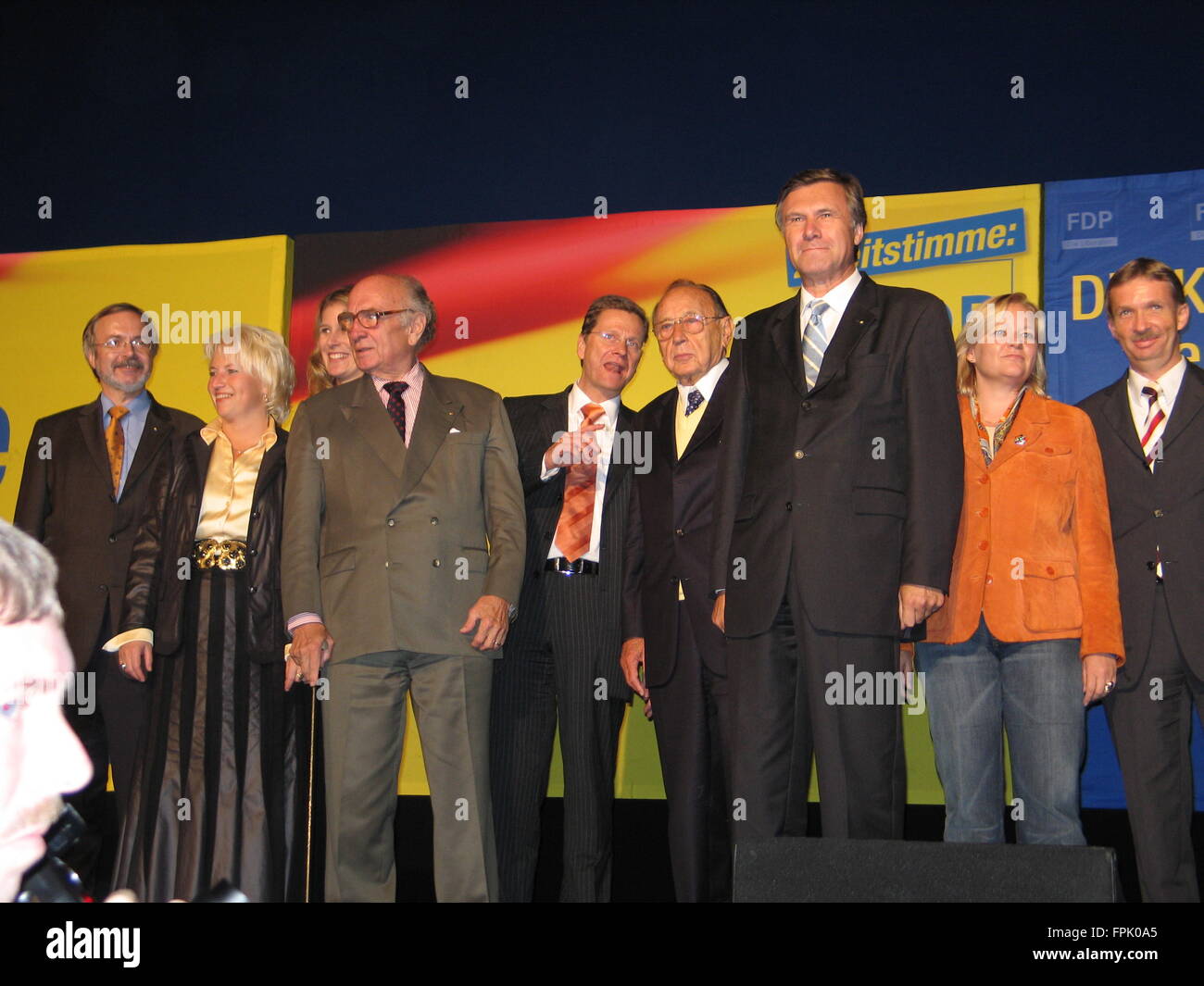 Guido Westerwelle auf einer FDP-Wahl-Party mit Hans-Dietrich Genscher in Bonn, Deutschland Stockfoto