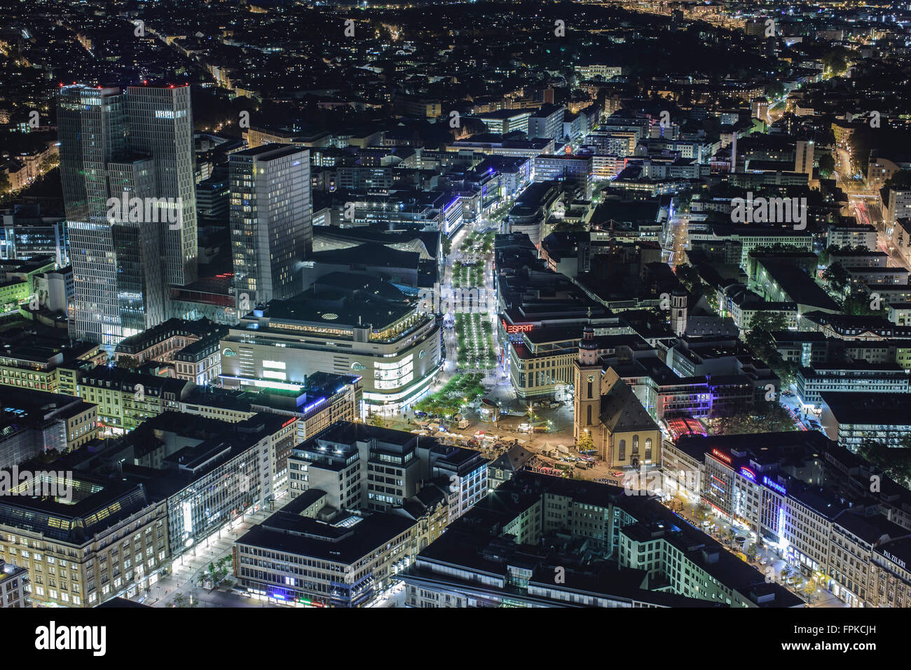 Europa, Deutschland, Hessen, Frankfurt, Hauptwache und Zeil in der Nacht von oben Stockfoto