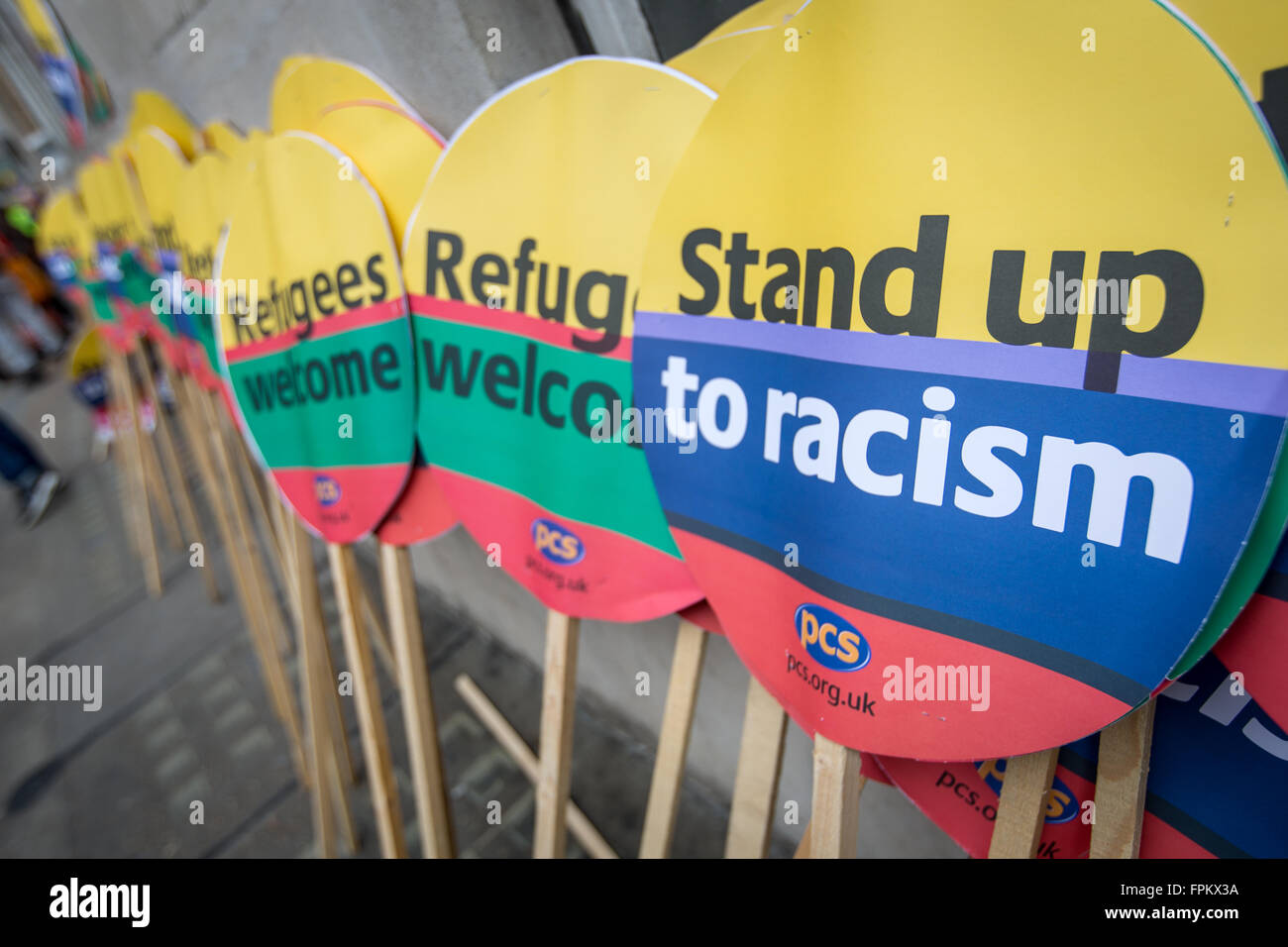 London, UK. 19. März 2016. UN-Anti-Rassismus, Flüchtlinge willkommen März und Rallye durch die Londoner Trafalgar Square Verdienst: Carol Moir/Alamy Live News Stockfoto