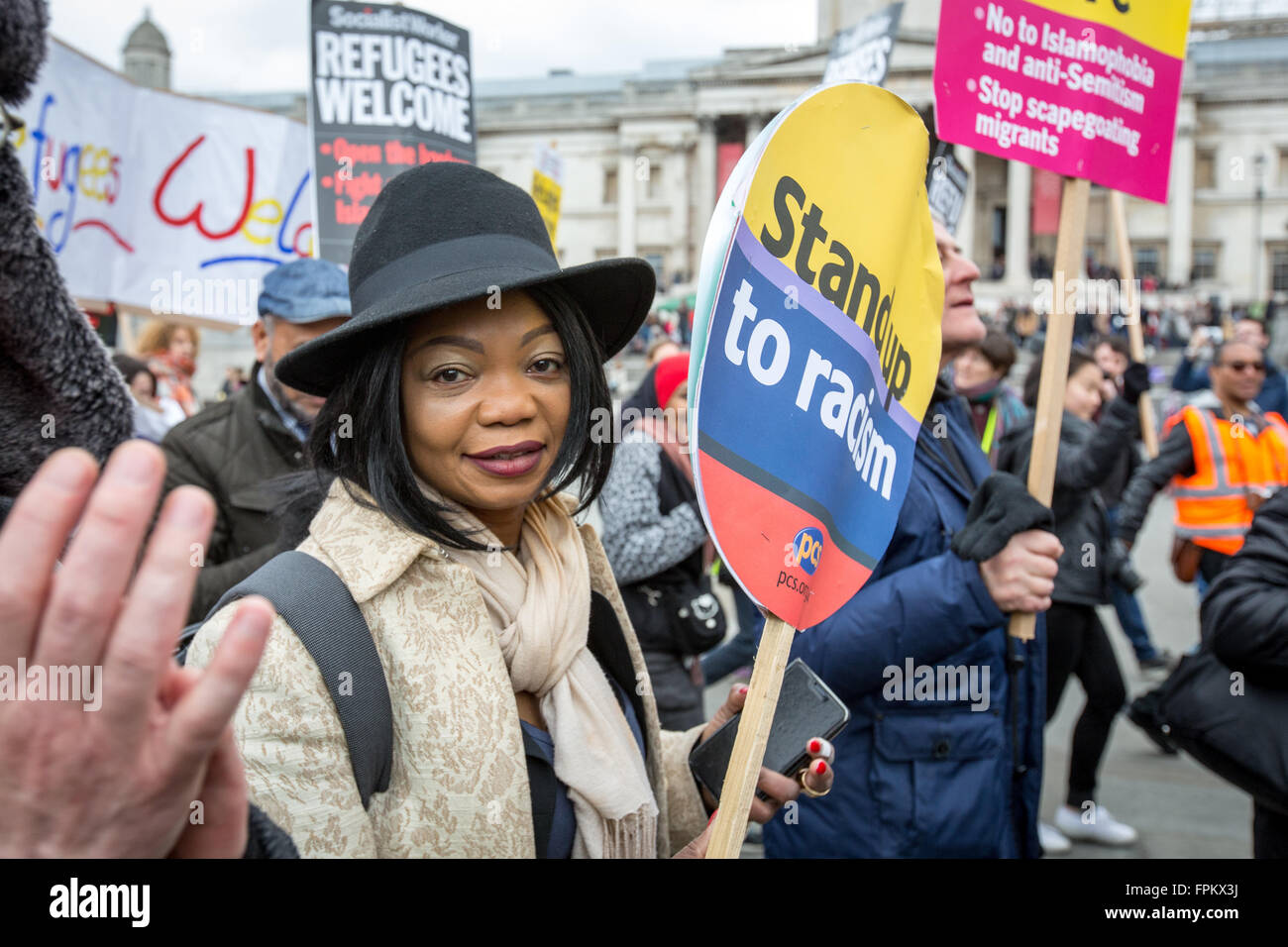 London, UK. 19. März 2016. UN-Anti-Rassismus, Flüchtlinge willkommen März und Rallye durch die Londoner Trafalgar Square Verdienst: Carol Moir/Alamy Live News Stockfoto