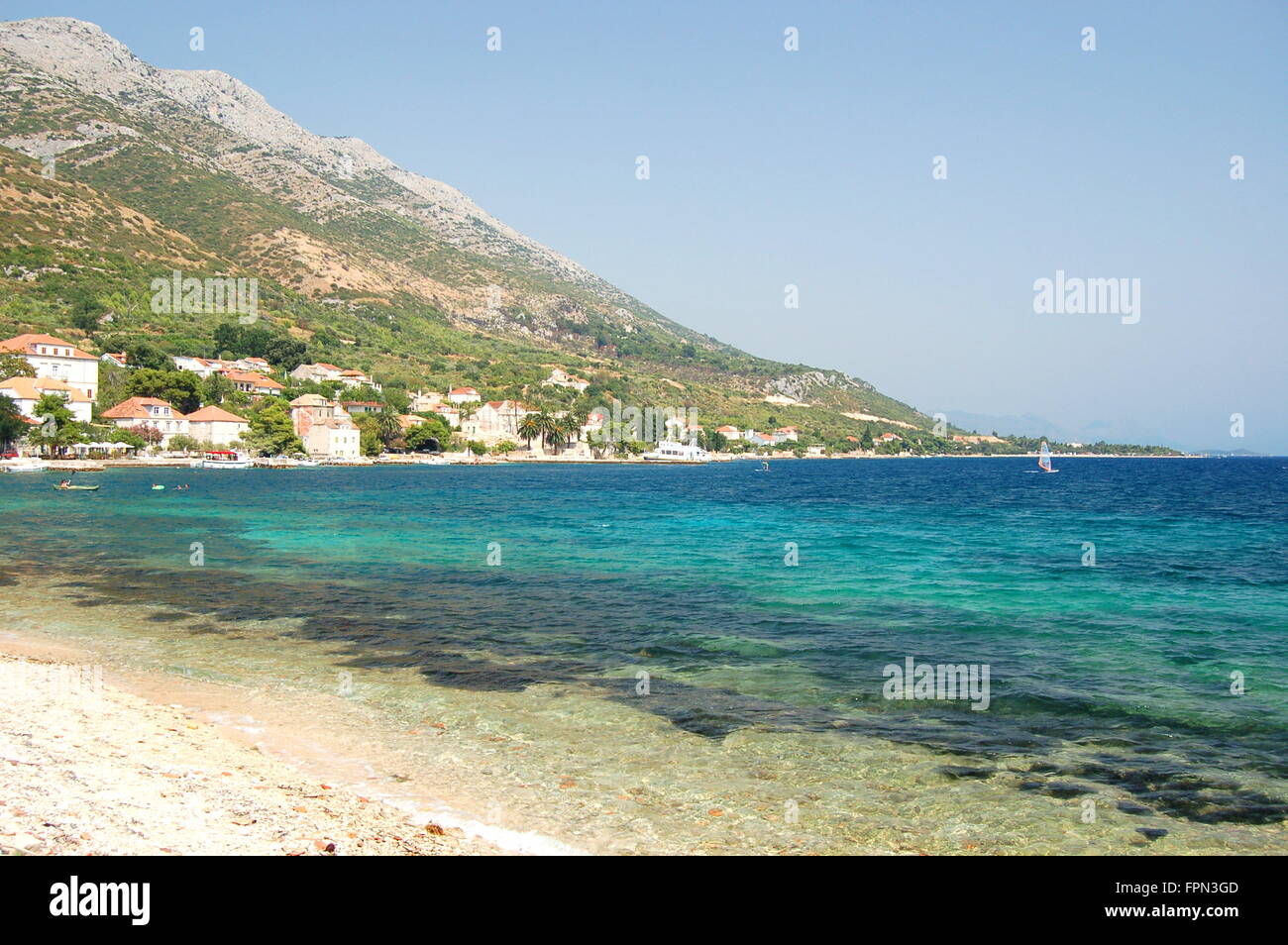 hervorragenden malerischen Blick auf die Adria Strand im Dorf Kuciste auf der Halbinsel Peljesac, Kroatien Stockfoto