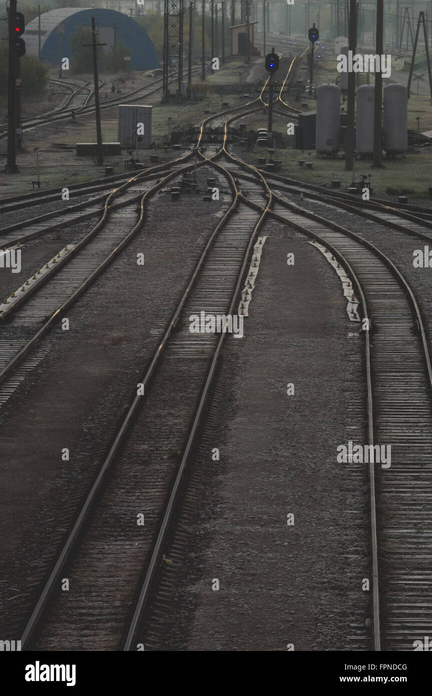 Gleise am Bahnhof, Verkehrsinfrastruktur Stockfoto
