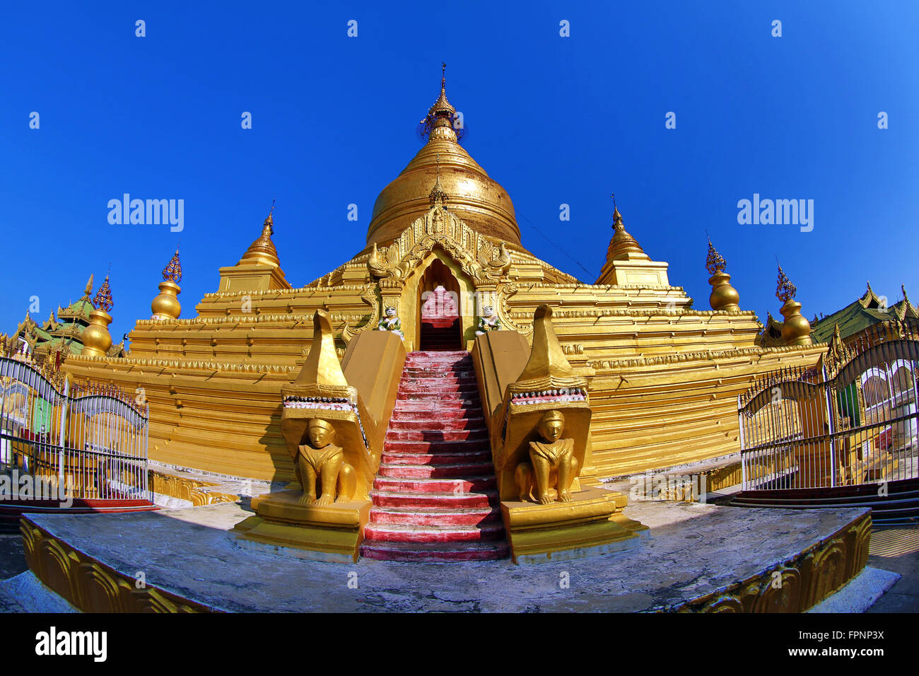 Kuthodaw Pagode, Mandalay, Myanmar (Burma) Stockfoto