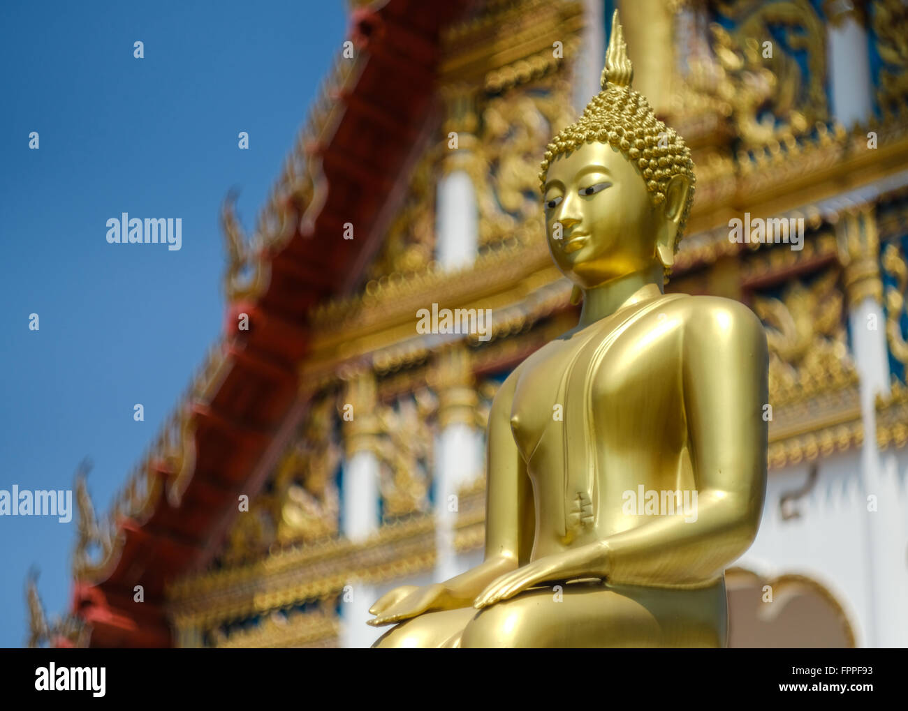 Heiligen buddhistischen Figuren an lokalen Tempeln Stockfoto