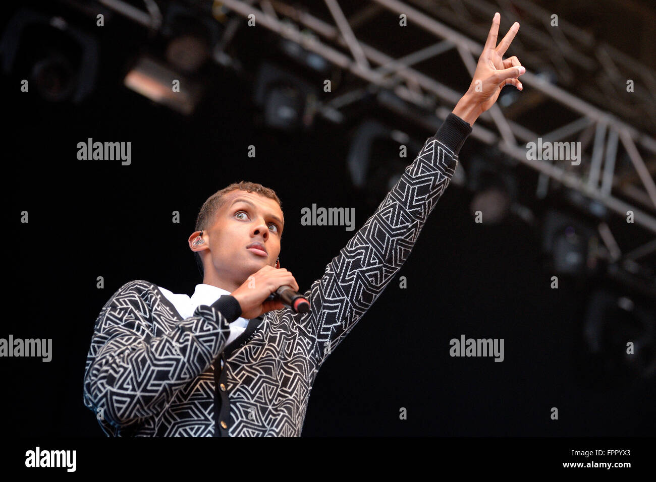 BARCELONA - 28 Mai: Stromae, belgische Sängerin, House, New Beat und elektronische Musik spielt. Stockfoto