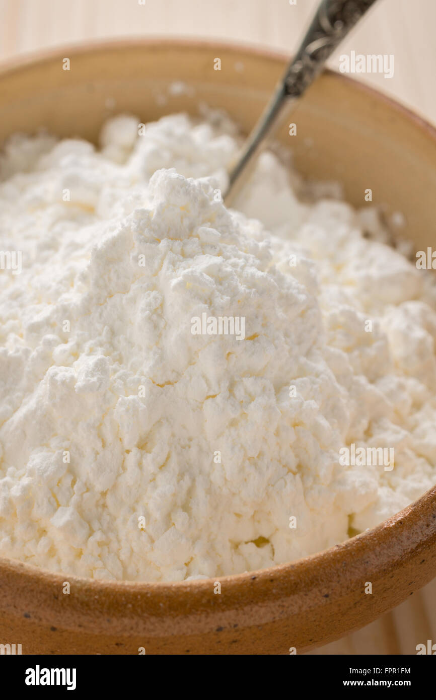 Maismehl oder Maisstärke beliebte Lebensmittelzutat verwendet beim Backen und für Verdickung Saucen oder Suppen Stockfoto