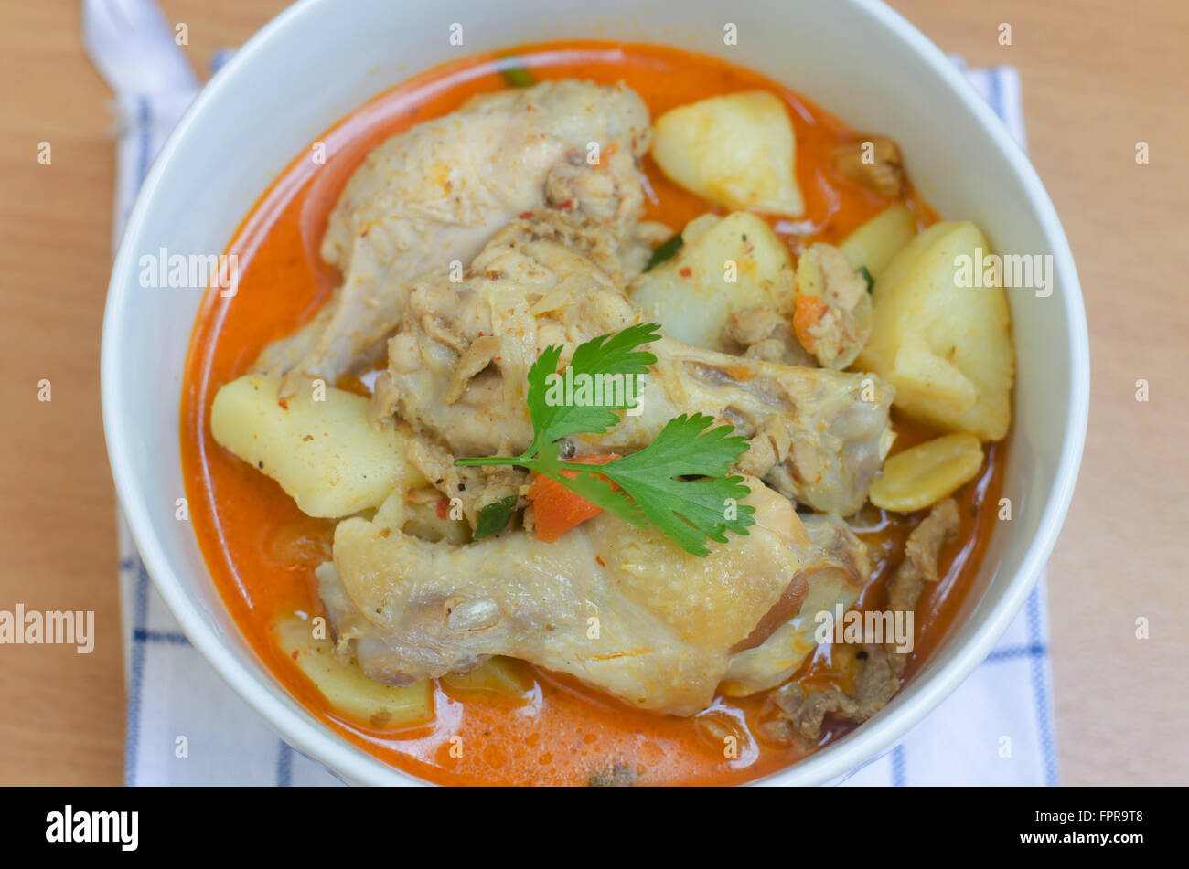 Curry-Hühnersuppe Stockfoto