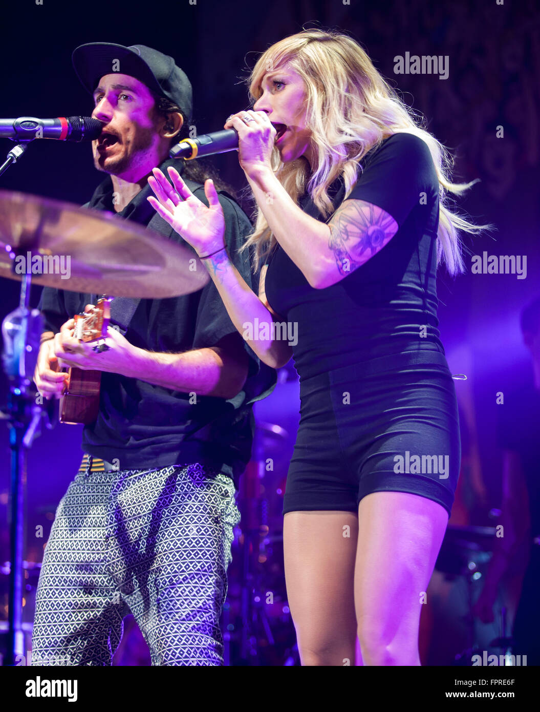 Die kanadische Rockband nimmt Walk Off The Earth auf der Bühne in London, Ontario, 16. März 2016. Gegründet im Jahr 2006 die Stockfoto