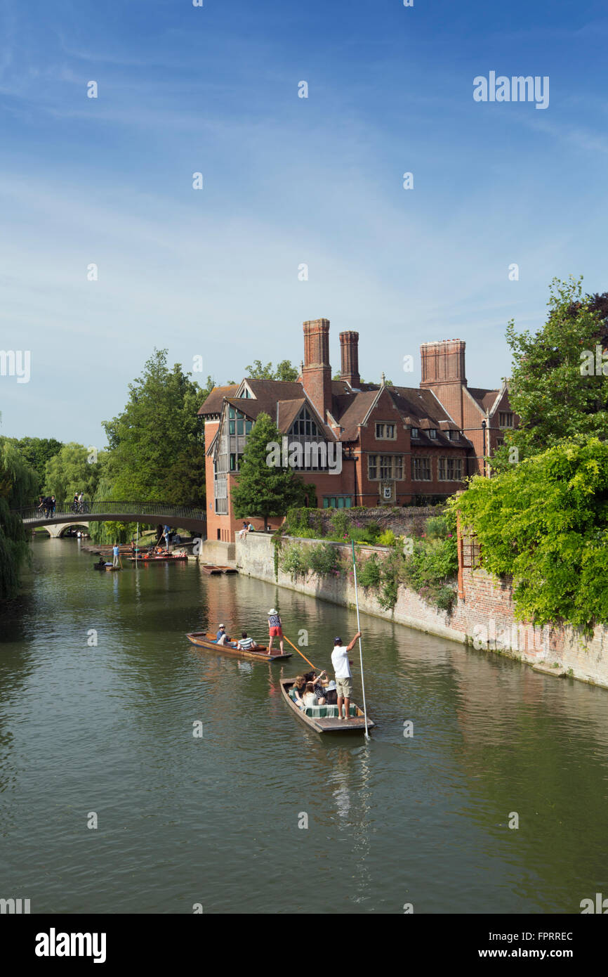 Europa, Großbritannien, England, Cambridgeshire, Cambridge, Universität, flache am Fluss Cam neben Trinity Hall College, Cam Stockfoto