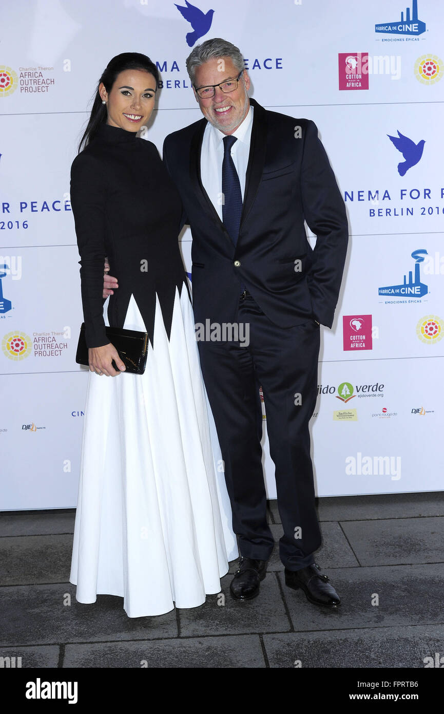 66. Internationalen Filmfestspiele Berlin (Berlinale) - Cinema for Peace Gala im Konzerthaus am Gendarmenmarkt Featuring: Ella Kamps, Heiner Kamps wo: Berlin, Deutschland bei: 15. Februar 2016 Stockfoto