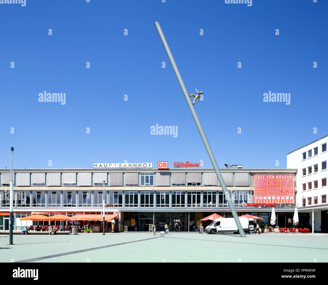 Skulptur Mann zu Fuß in den Himmel, Hobbyfußballvereins, entworfen im Jahr 1992 von Jonathan Borofsky Documenta 9 Stockfoto