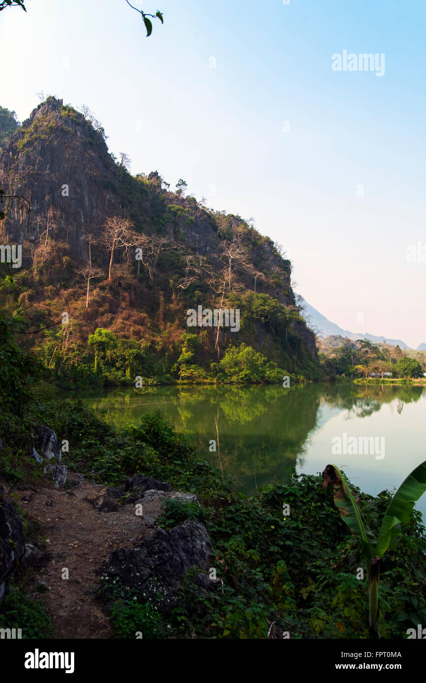 Wat Tham Khao Reservoir Stockfoto