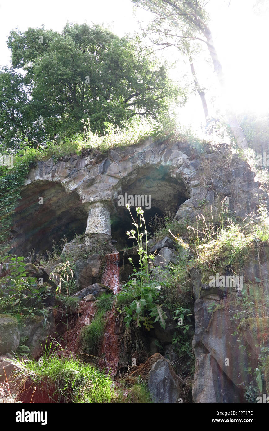 Mattoni Wasserfall - künstlichen Wasserfall mit Mineralwasser Stockfoto