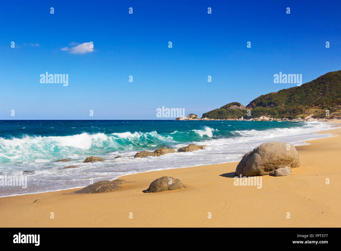 Ein schöner Strand auf die subtropische Insel Yakushima (屋久島), Japan. An einem sonnigen Tag fotografiert am Strand Nagata. Stockfoto