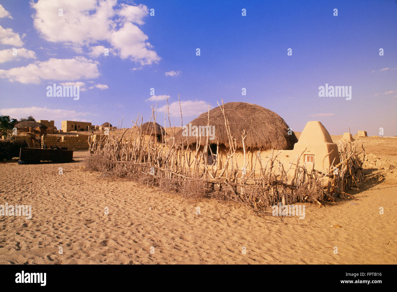 Traditionellen Rajasthani Dorfes mit Schlamm Häuser in der Nähe von Jaisalmer Stockfoto