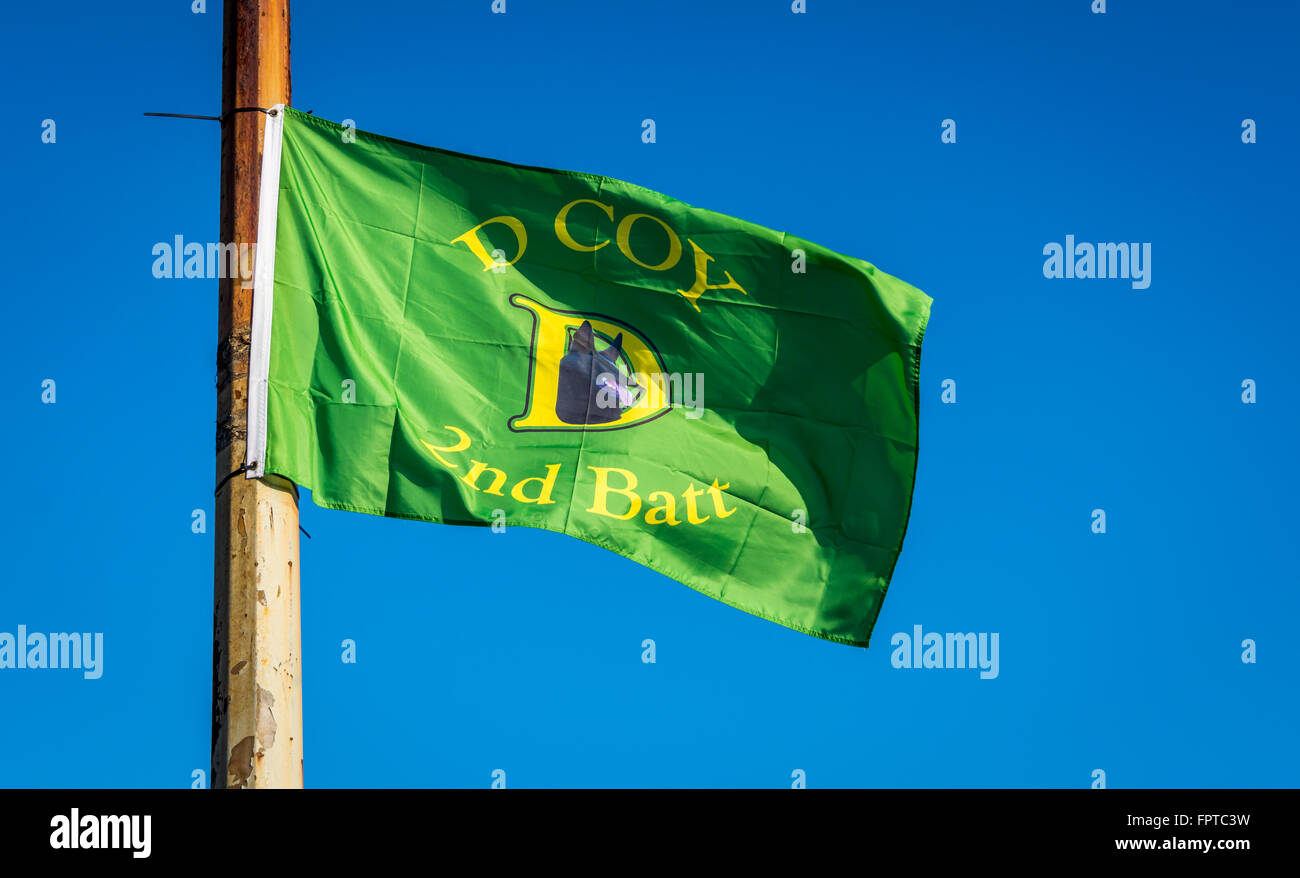 IRA D Reedereiflagge fliegt in Lower Falls Road Bereich für Ostern gedenken. Stockfoto