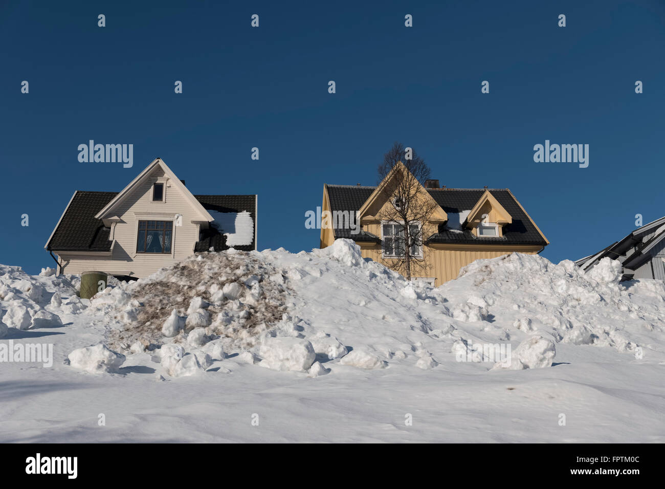Norwegisches Haus im Winter, Tromso. Stockfoto