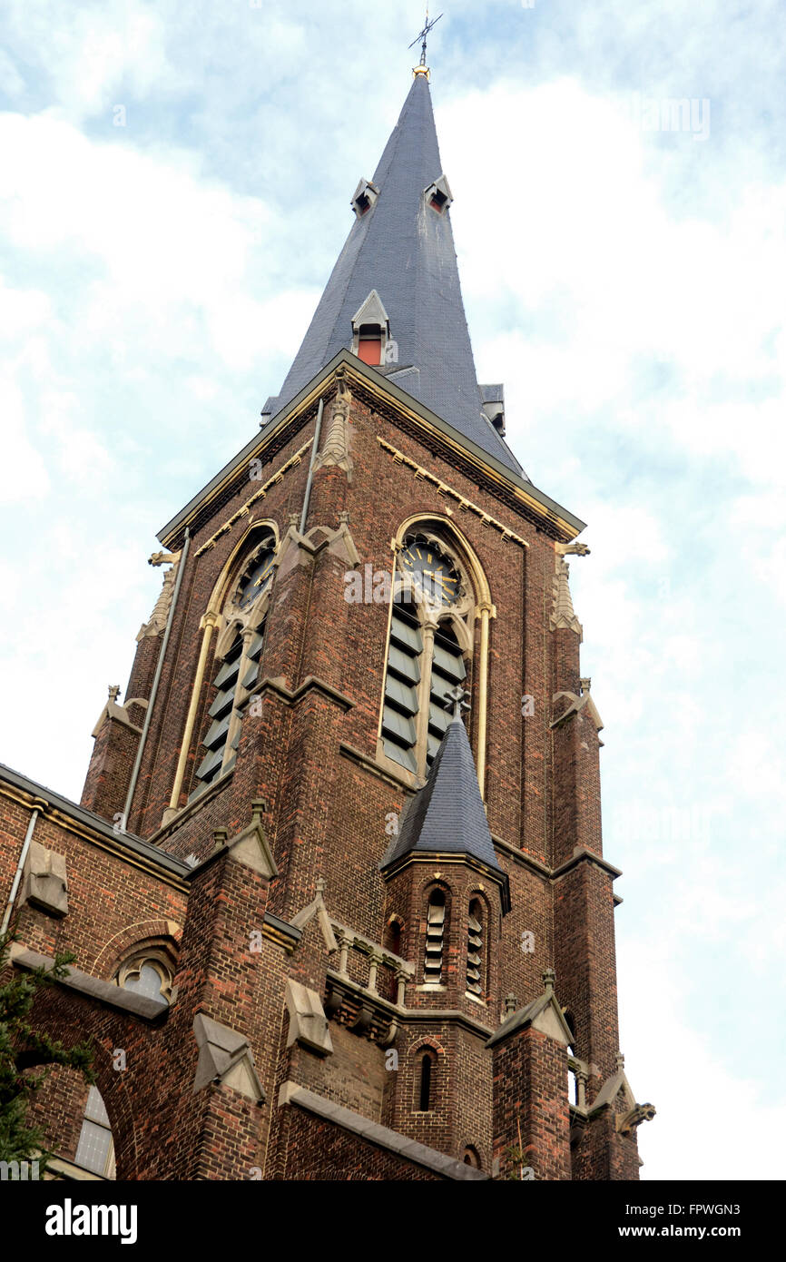 Turm der St.-Martins Kirche im Stadtteil Wijck von Maastricht in den Niederlanden Stockfoto