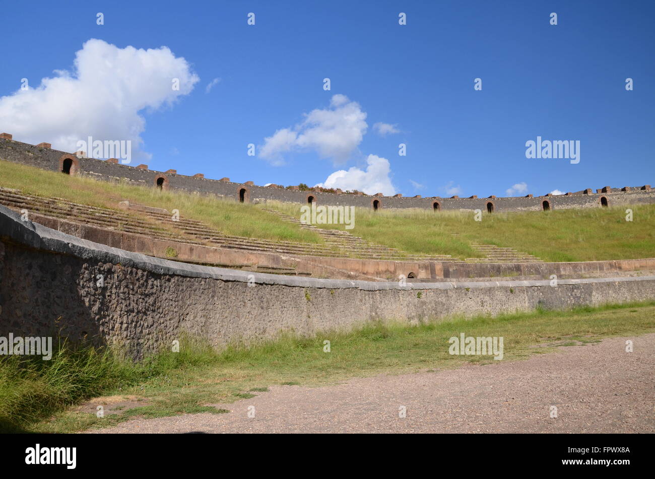 Berühmten antiken Ruinen von Pompeji, Italien. Pompeji wurde zerstört und nach dem Vesuv-Ausbruch im Jahr 79 n. Chr. mit Asche und Bimsstein begraben. Stockfoto