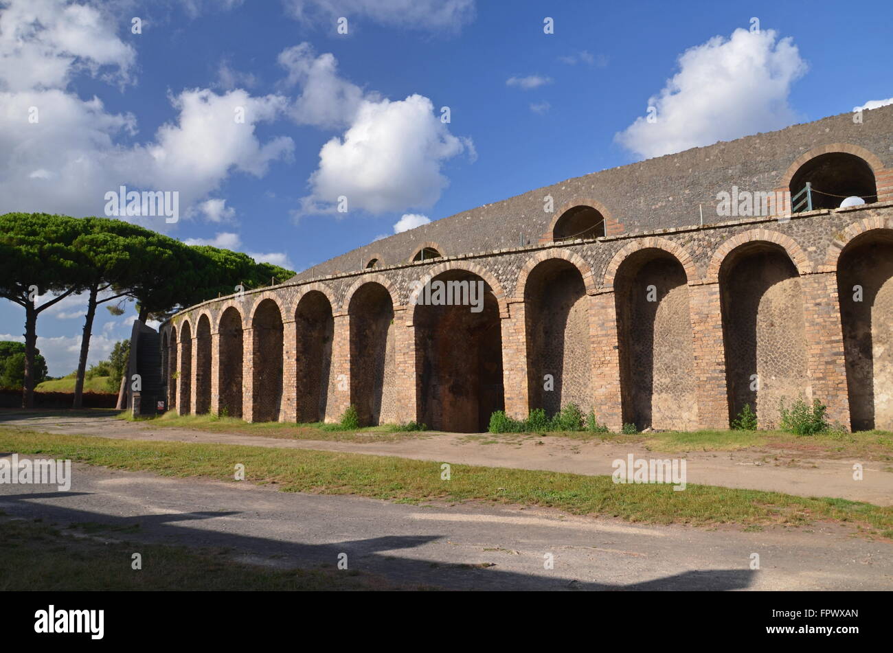 Berühmten antiken Ruinen von Pompeji, Italien. Pompeji wurde zerstört und nach dem Vesuv-Ausbruch im Jahr 79 n. Chr. mit Asche und Bimsstein begraben. Stockfoto
