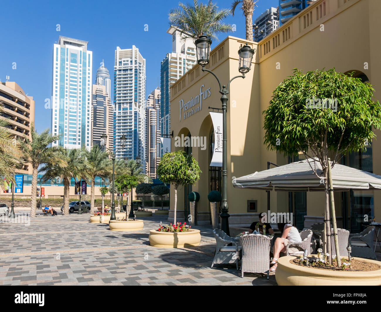 Der Promenade zu Fuß im Stadtteil Marina von Dubai, Vereinigte Arabische Emirate Stockfoto