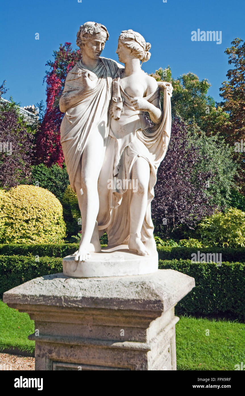 Waddesdon Manor, 1874-1889, Viktorianischer Garten Statue, Aylesbury, Buckinghamshire Stockfoto