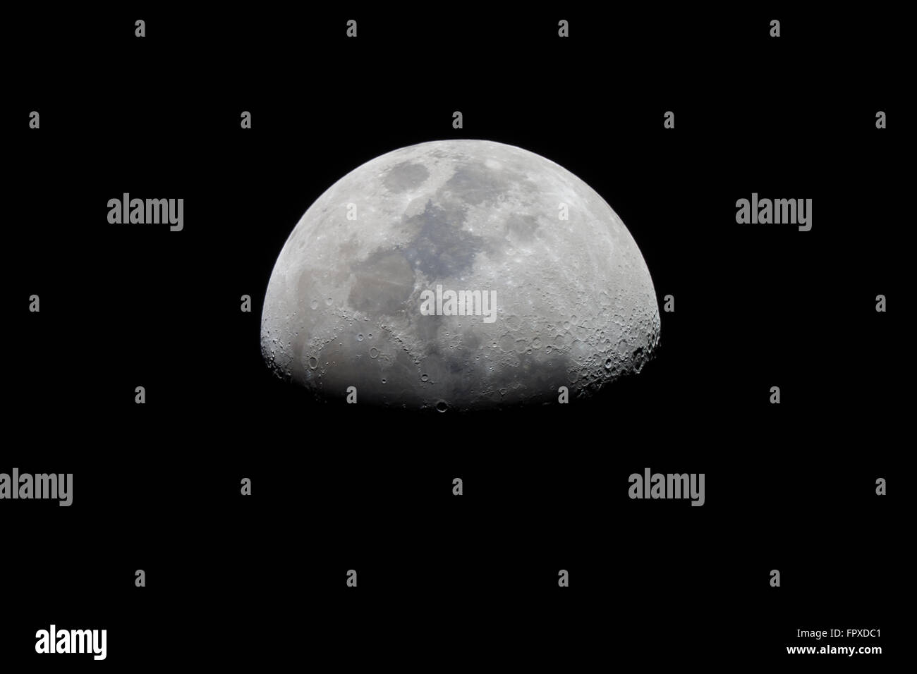 Der Mond gesehen aus Schottland Stockfoto