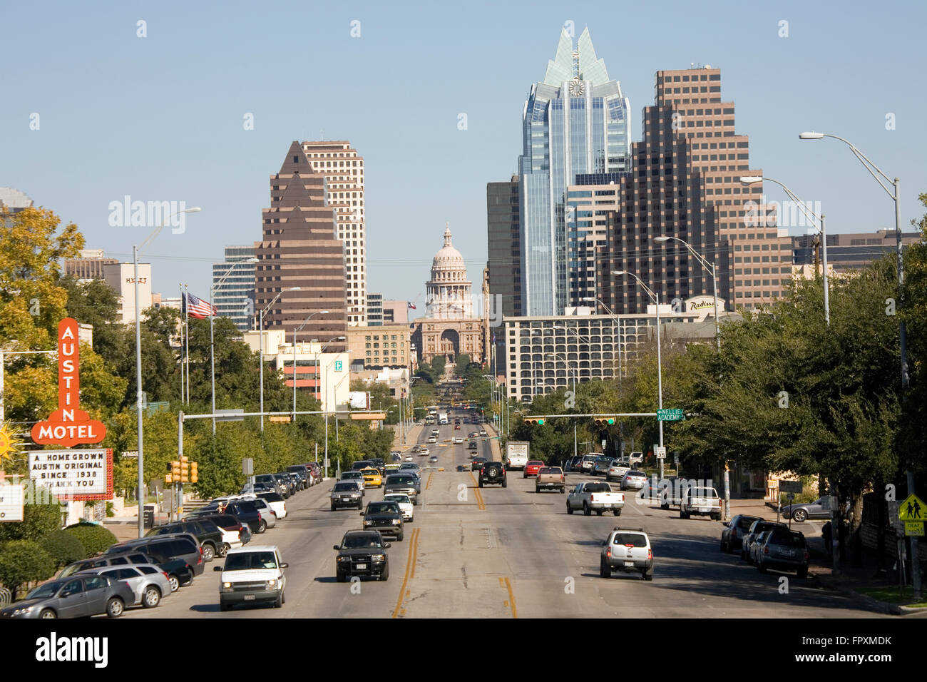 Eine Aussicht auf South Congress Avenue die Texas State Capitol in Austin, Texas, USA Stockfoto