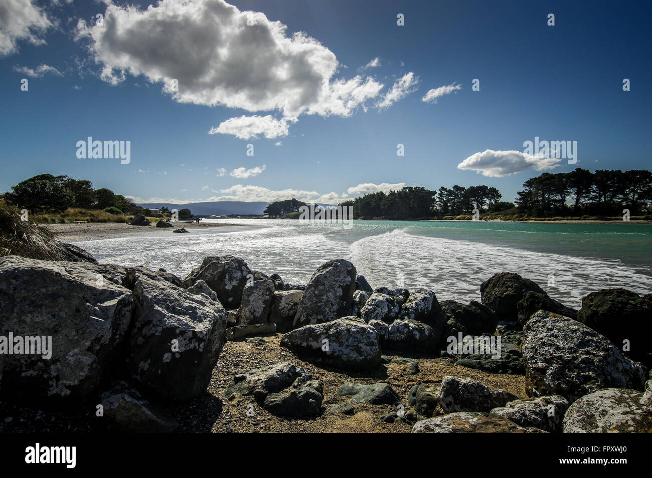 Schroffe Küstenlandschaft rund um Riverton in Southland, Neuseeland Stockfoto
