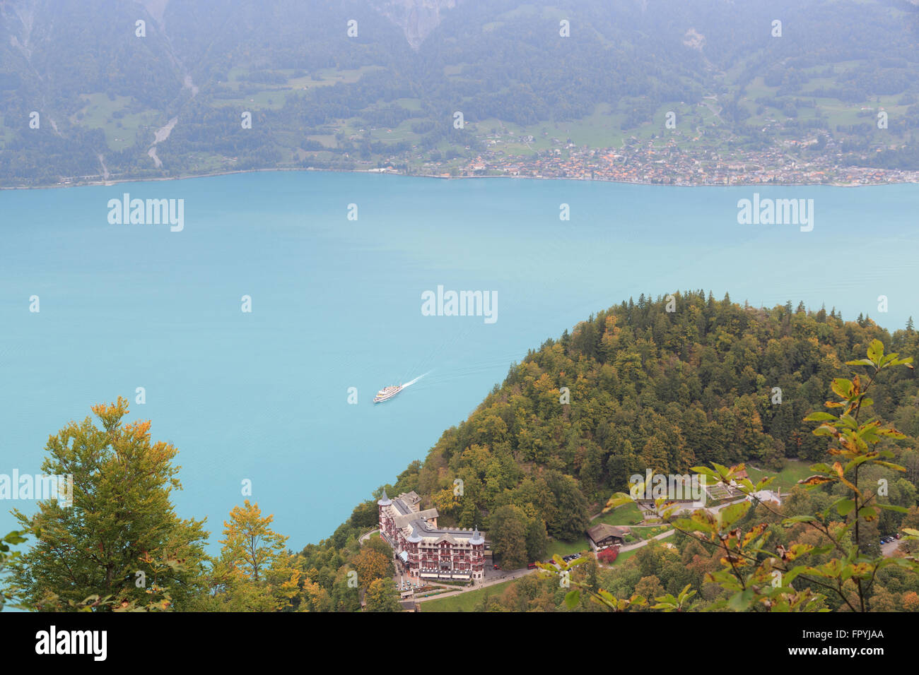 Ein Foto von einem Passagier-Fähre auf dem Brienzersee in der Schweiz. Stockfoto