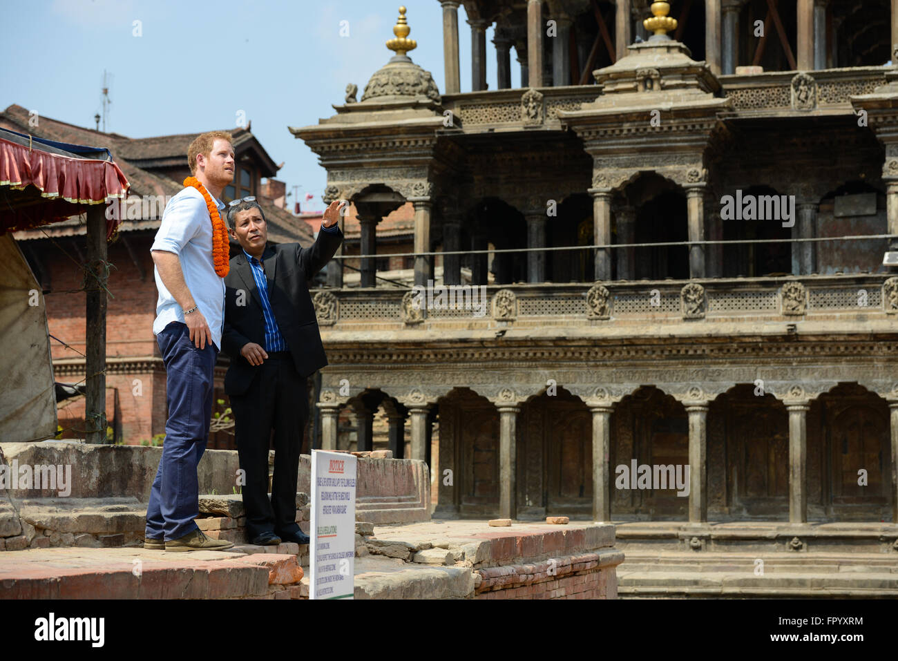 Patan, Nepal. 20. März 2016. Prinz Harry besucht Patan Dubar Square während seines fünftägigen Staatsbesuch in Nepal. Bildnachweis: Dutourdumonde/Alamy Live-Nachrichten Stockfoto