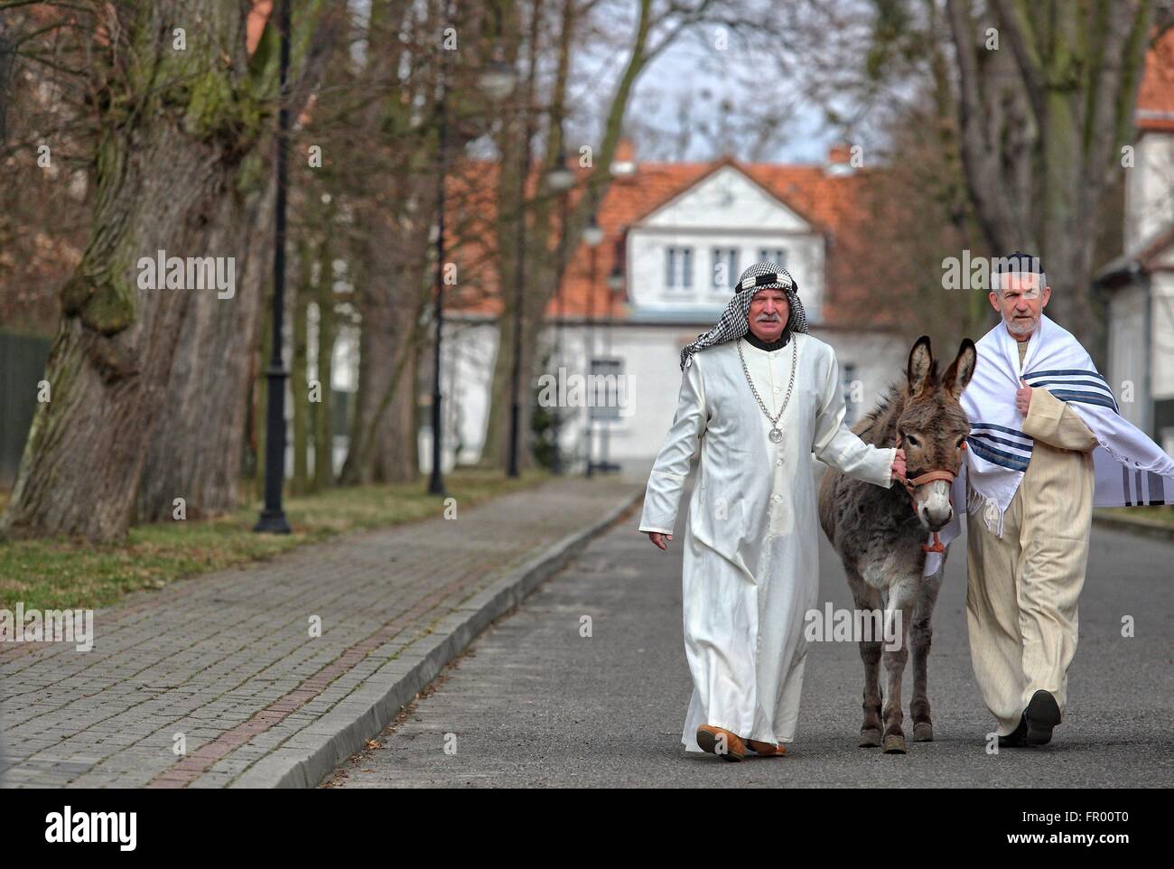 Pelplin, Polen 20. März 2016 Christen besuchen die Palmprozession am Palmsonntag am 20. März 2016 in Pelpin, Polen. Am Palmsonntag fällt auf den Sonntag vor Ostern. Das fest erinnert an den Einzug Jesu in Jerusalem. Bildnachweis: Michal Fludra/Alamy Live-Nachrichten Stockfoto