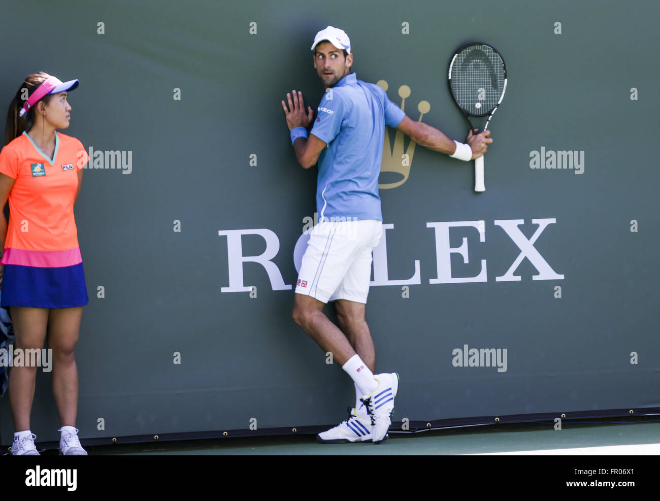 Los Angeles, Kalifornien, USA. 20. März 2016. Novak Djokovic von Serbien in Aktionen Milos Raonic of Canada zu besiegen, während die Männer Einzel Finale der BNP Paribas Open Tennisturnier. Â Djokovic gewann 6-4, 6-4. Bildnachweis: Ringo Chiu/ZUMA Draht/Alamy Live-Nachrichten Stockfoto