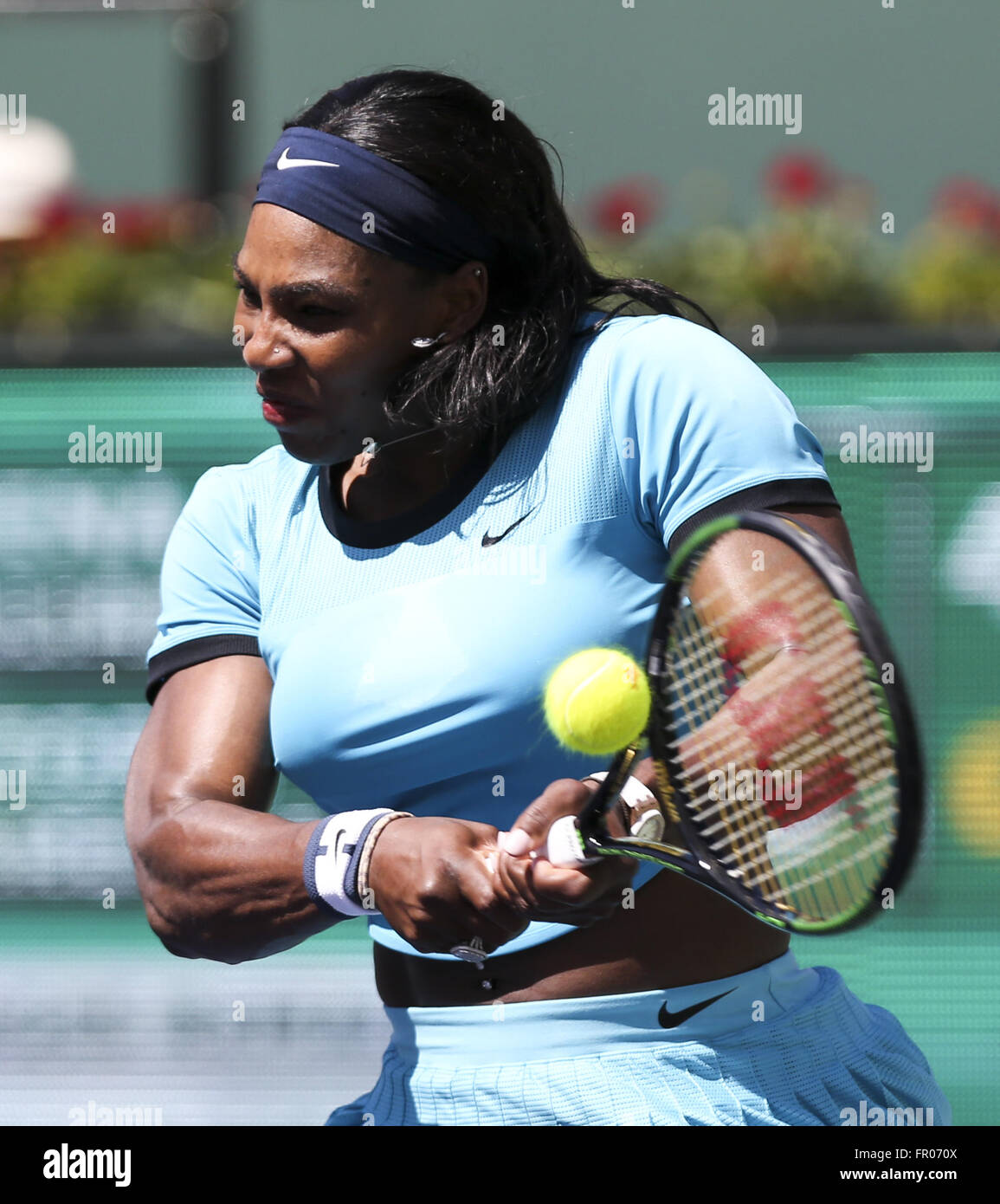 Los Angeles, Kalifornien, USA. 20. März 2016. Serena Williams der Vereinigten Staaten in Aktionen gegen Victoria Azarenka von Belarus während der Herren-Einzel Finale match von der BNP Paribas Open Tennisturnier. Nadal gewann 6-4, 6-4. Bildnachweis: Ringo Chiu/ZUMA Draht/Alamy Live-Nachrichten Stockfoto