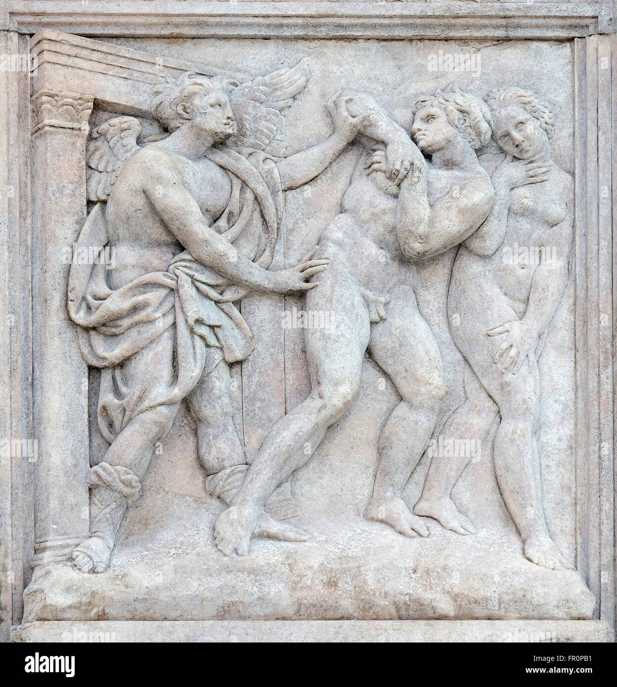 Vertreibung aus dem Paradies, Genesis Relief am Portal von St. Petronius Basilica in Bologna, Italien Stockfoto
