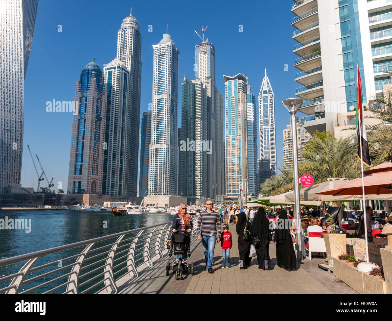 Hochhäuser im Stadtteil Marina von Dubai, Vereinigte Arabische Emirate Stockfoto
