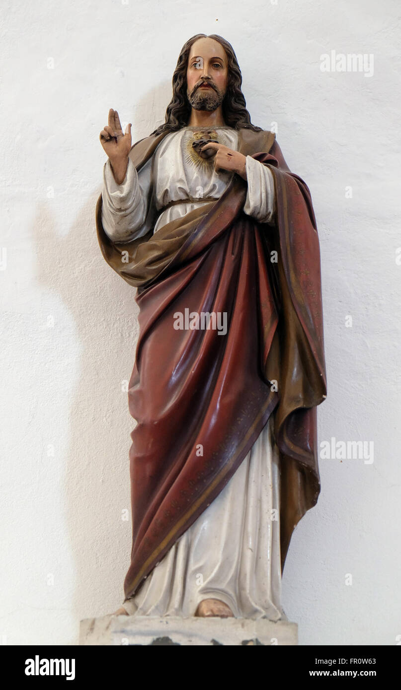 Statue des Heiligsten Herzens Jesu in der Kirche von Saint Martin in Sv. Martin Pod Okicem, Kroatien am 16. September 2015. Stockfoto