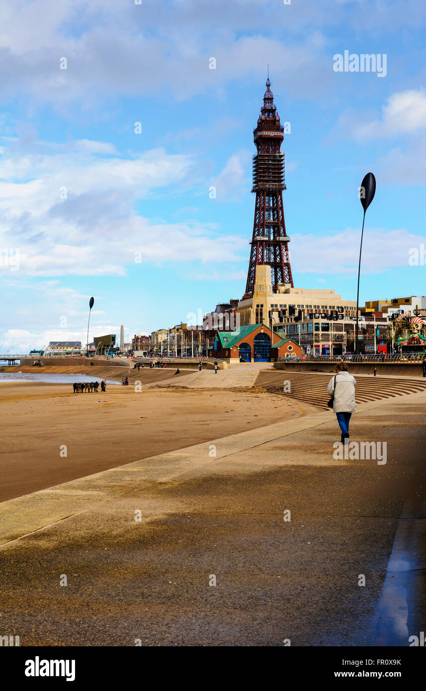 Blackpool Tower und Strand. Stockfoto