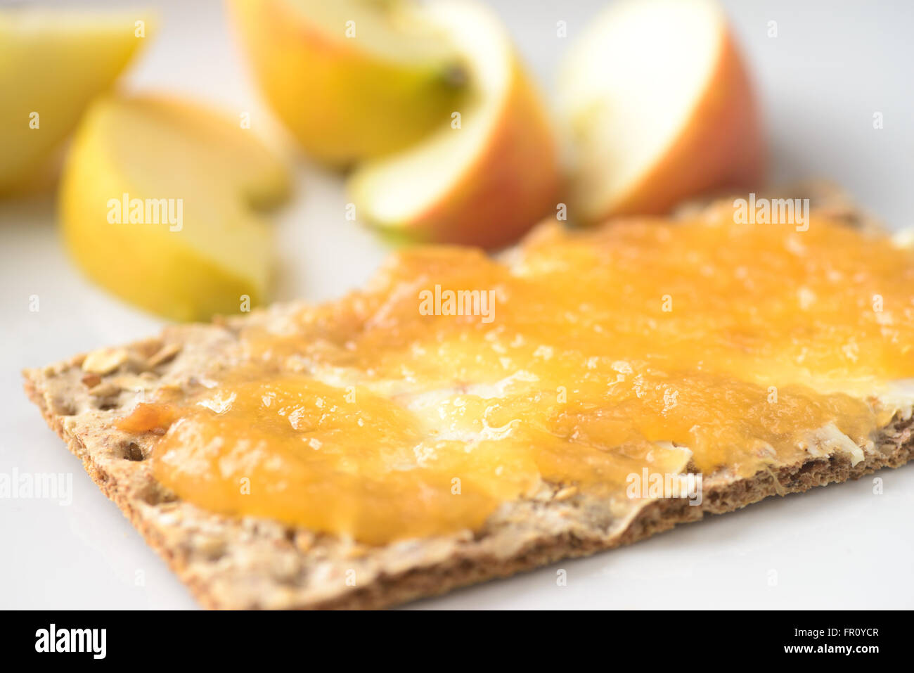 Closeup, Knäckebrot mit Marmelade Stockfoto