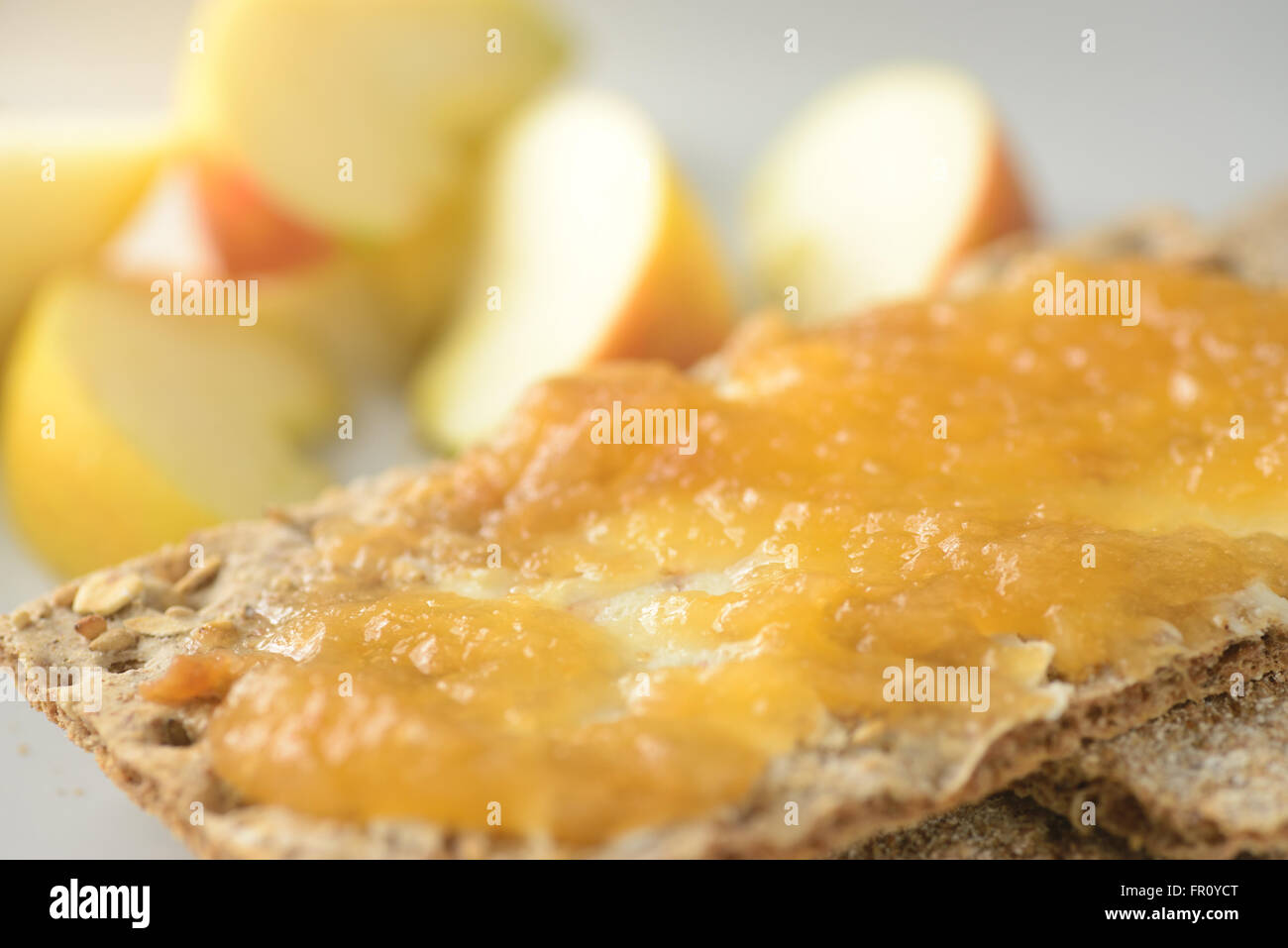 Closeup, Knäckebrot mit Marmelade Stockfoto
