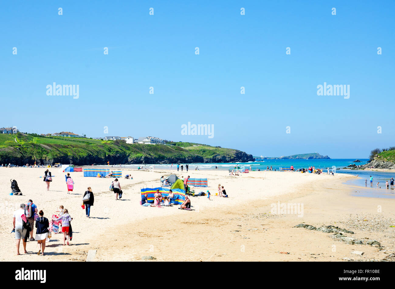 Sommertag in Porth Beach in der Nähe von Newquay in Cornwall, England, UK Stockfoto